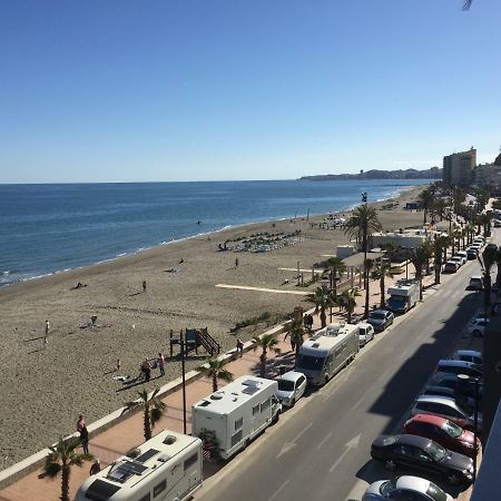 Beachfront, Two Bed- & Bathrooms, Private Parking Fuengirola Esterno foto