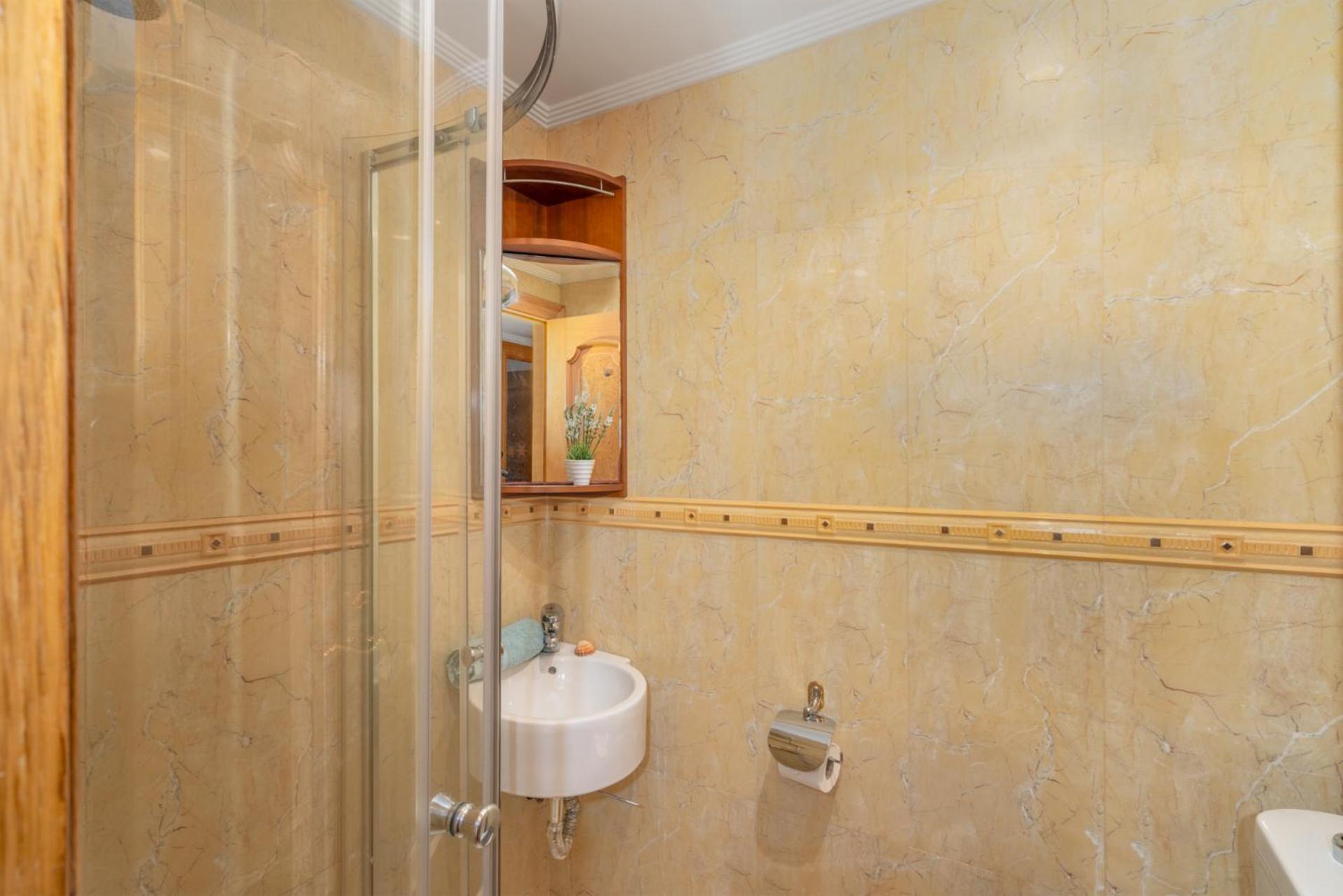 Beachfront, Two Bed- & Bathrooms, Private Parking Fuengirola Esterno foto