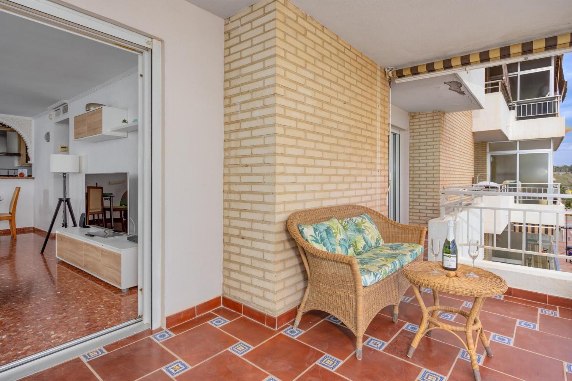 Beachfront, Two Bed- & Bathrooms, Private Parking Fuengirola Esterno foto