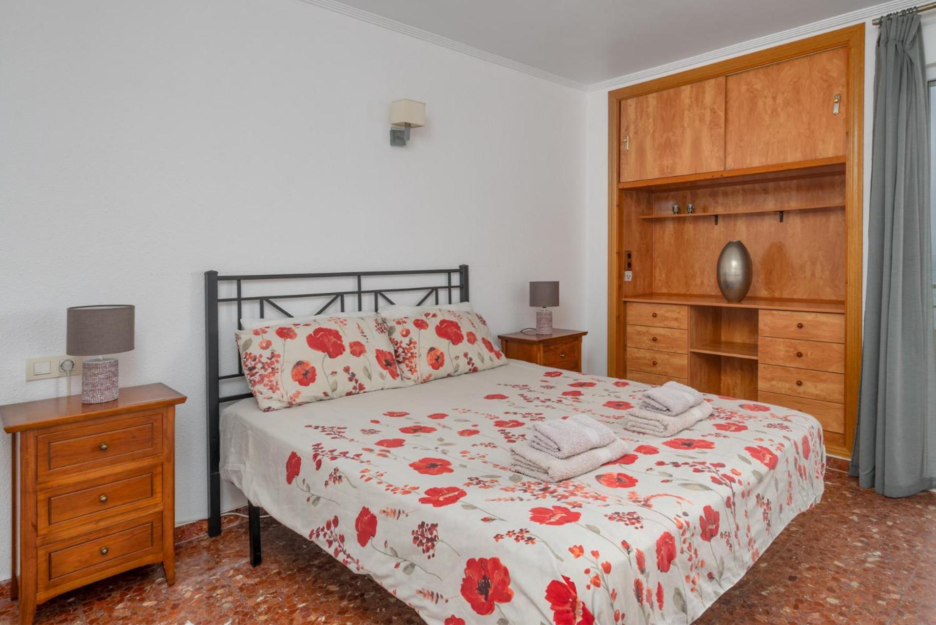 Beachfront, Two Bed- & Bathrooms, Private Parking Fuengirola Esterno foto
