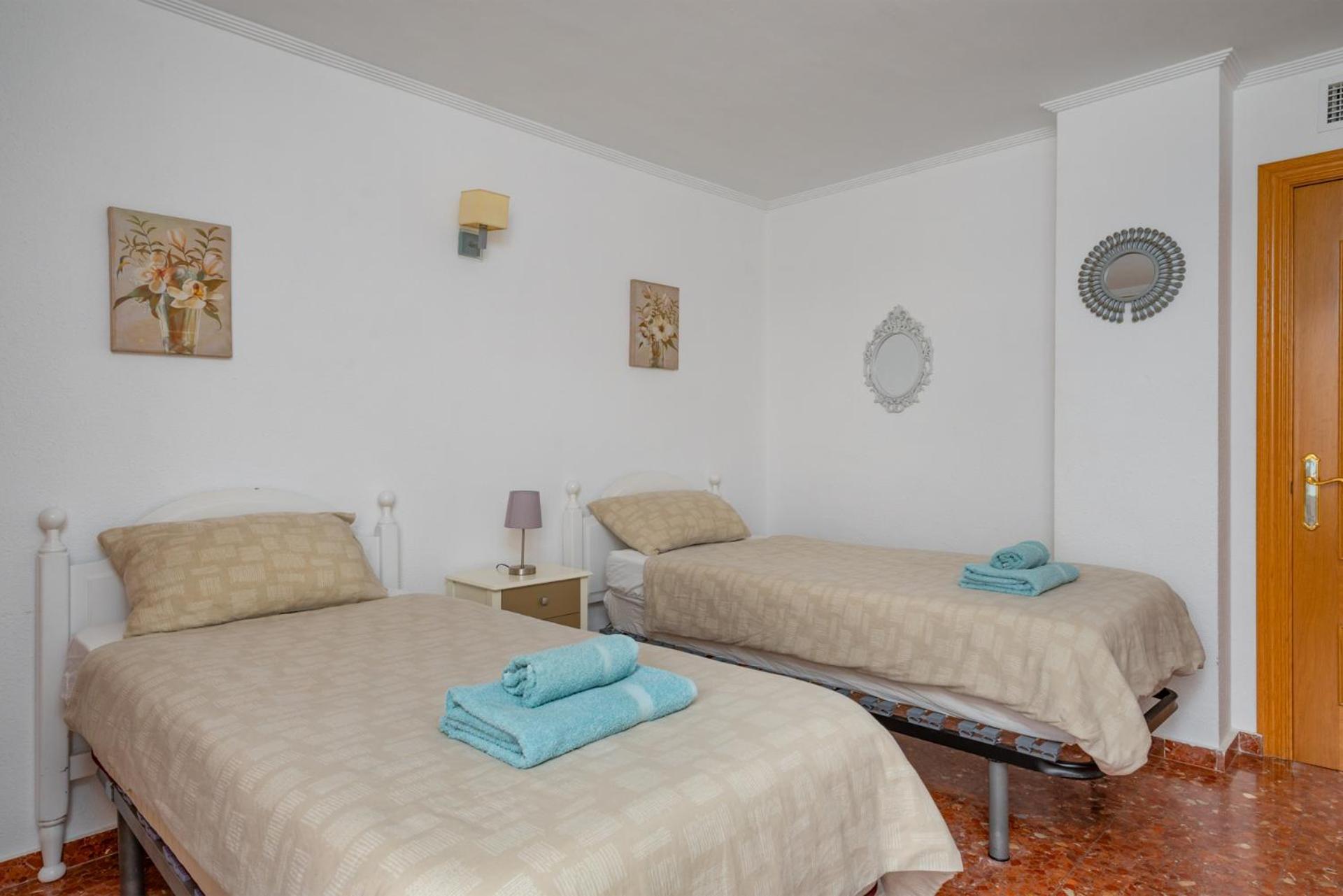 Beachfront, Two Bed- & Bathrooms, Private Parking Fuengirola Esterno foto