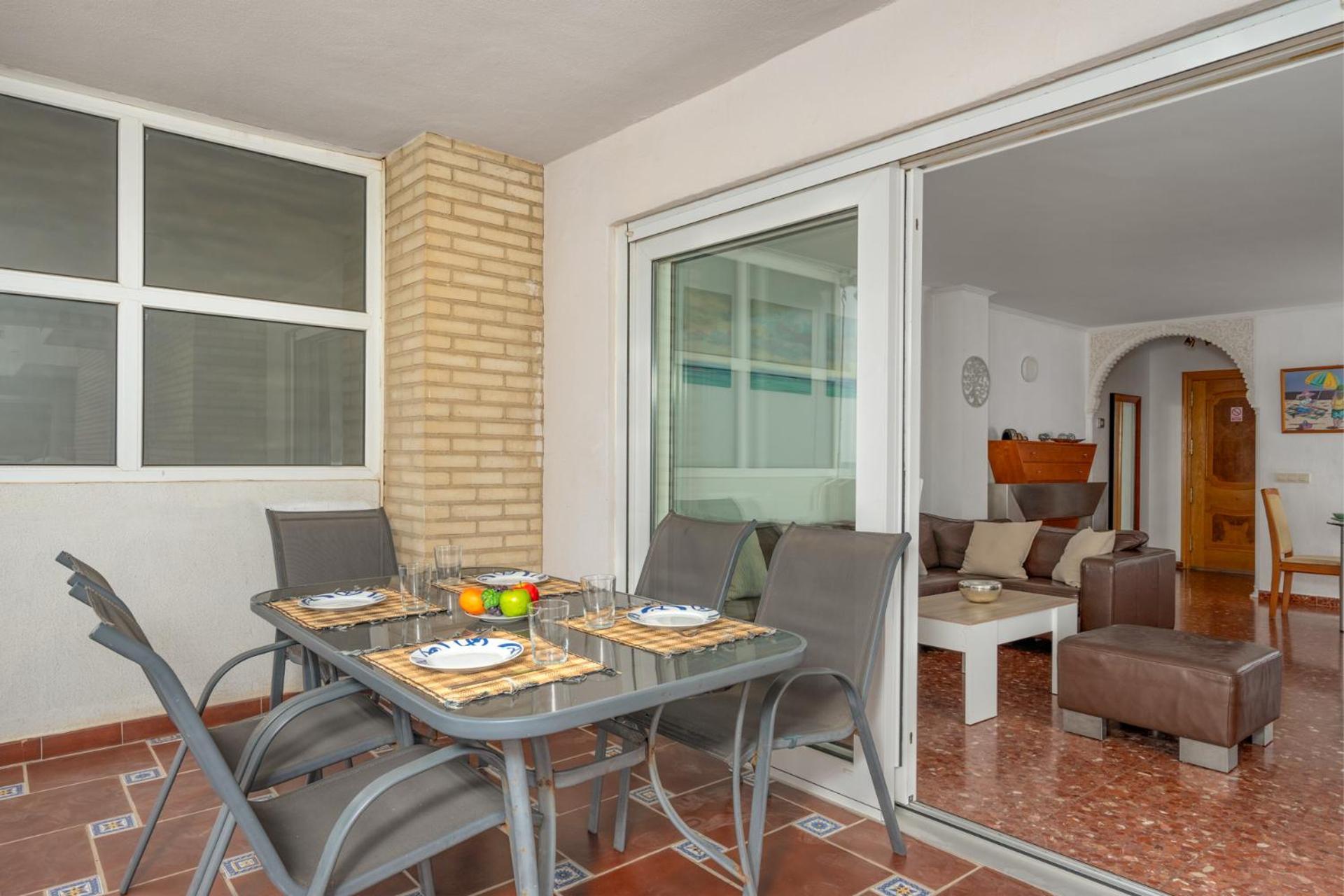 Beachfront, Two Bed- & Bathrooms, Private Parking Fuengirola Esterno foto